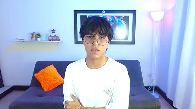 Maecum18 online show from February 10, 2026, 9:58 pm