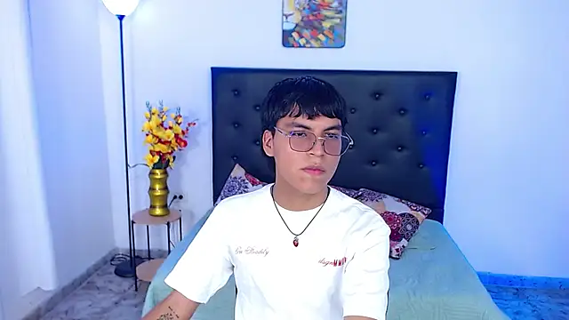 Maecum18 online show from July 2, 2026, 8:37 pm