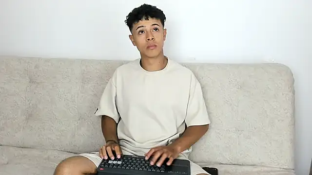 Snapshot of _Alex_Colton chatting on February 19, 2026, 10:18 pm Alex Colton online show from February 19, 2026, 10:18 pm