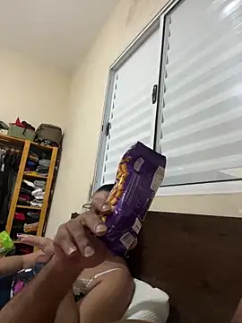 Renataalves online show from March 28, 2026, 4:35 am