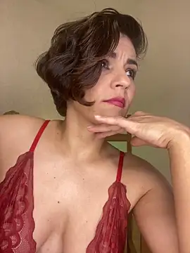 Snapshot of eva_luz chatting on February 16, 2026, 9:45 pm eva luz online show from February 16, 2026, 9:45 pm