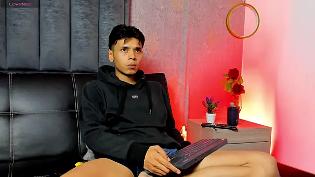 Alejandroo Montenegro online show from March 29, 2026, 11:17 pm