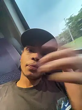 Snapshot of Alejandroo_Montenegro chatting on February 28, 2026, 8:41 pm Alejandroo Montenegro online show from February 28, 2026, 8:41 pm