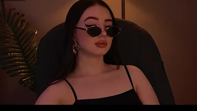 Snapshot of ArianaLim chatting on May 6, 2026, 4:00 pm ArianaLim online show from May 6, 2026, 4:00 pm