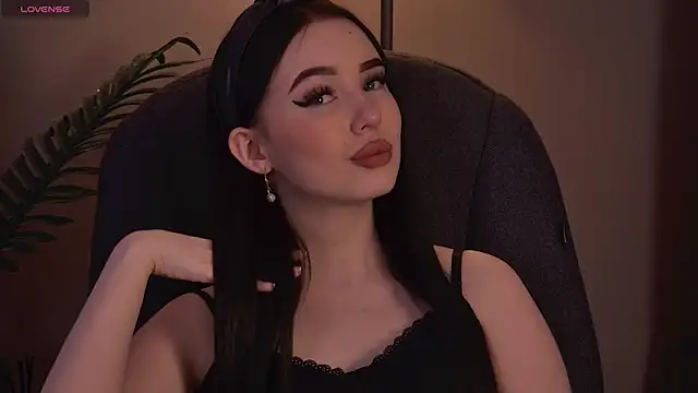 Snapshot of ArianaLim chatting on April 24, 2026, 3:25 pm ArianaLim online show from April 24, 2026, 3:25 pm