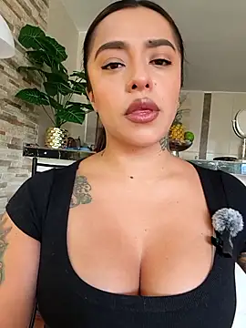 Snapshot of foxxy_lover chatting on May 1, 2026, 6:24 pm foxxy lover online show from May 1, 2026, 6:24 pm