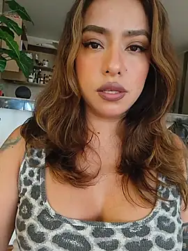 Snapshot of foxxy_lover chatting on July 2, 2026, 7:42 pm foxxy lover online show from July 2, 2026, 7:42 pm