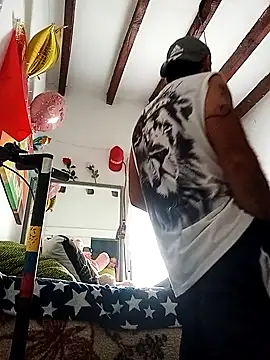 yoahotpetrafiery online show from April 9, 2026, 10:43 am