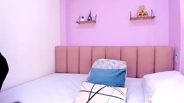 sam doll  online show from April 13, 2026, 7:18 pm