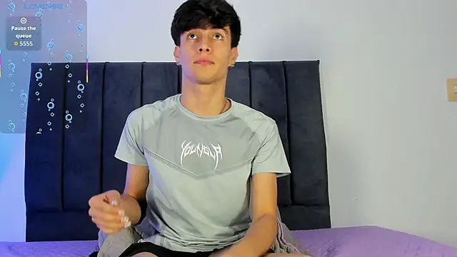 Snapshot of axxxel_twink chatting on March 30, 2026, 12:56 am axxxel twink online show from March 30, 2026, 12:56 am