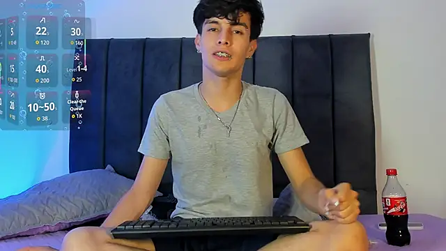 Snapshot of axxxel_twink chatting on March 31, 2026, 2:13 am axxxel twink online show from March 31, 2026, 2:13 am