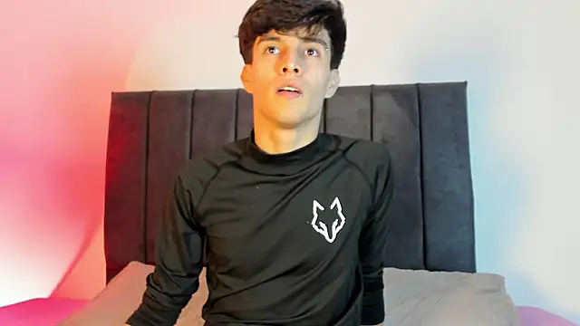 Snapshot of axxxel_twink chatting on March 23, 2026, 2:11 am axxxel twink online show from March 23, 2026, 2:11 am