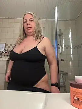 Snapshot of Amanda_Norsk chatting on April 4, 2026, 6:25 pm Amanda Norsk online show from April 4, 2026, 6:25 pm