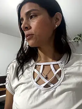 Snapshot of EvaMiranda chatting on June 21, 2026, 4:51 am EvaMiranda online show from June 21, 2026, 4:51 am