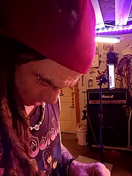 AllucyLu online show from March 2, 2026, 3:40 am