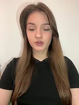 Green eyes lady online show from April 27, 2026, 1:20 pm