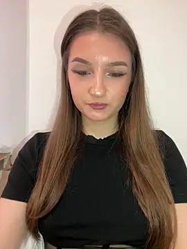 Green eyes lady online show from March 21, 2026, 1:37 pm