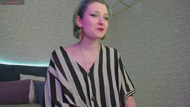 Snapshot of Scarle_Whisper chatting on May 13, 2026, 9:16 am Scarle Whisper online show from May 13, 2026, 9:16 am