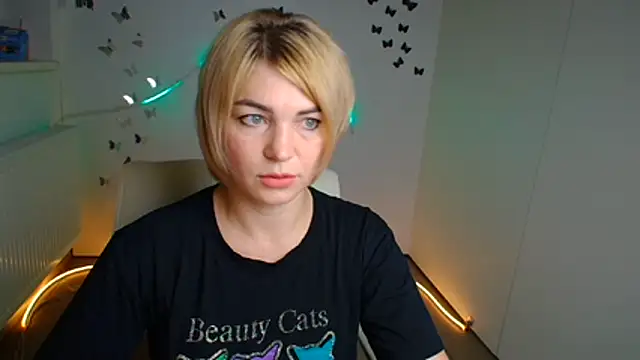 CuttieEmma online show from August 6, 2026, 12:00 pm