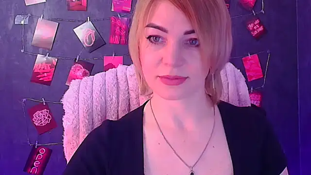 Snapshot of CuttieEmma chatting on March 18, 2026, 12:51 pm CuttieEmma online show from March 18, 2026, 12:51 pm