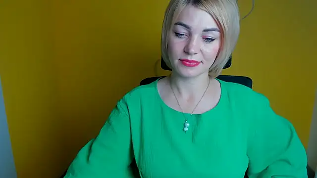 CuttieEmma online show from July 29, 2026, 11:53 am