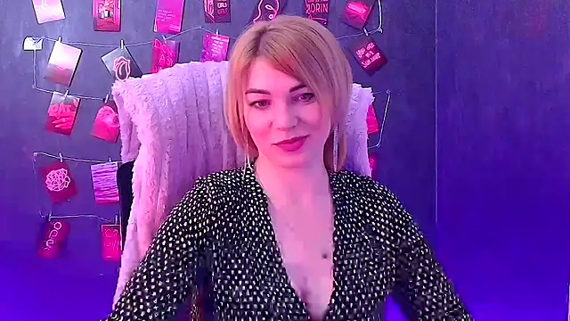 Snapshot of CuttieEmma chatting on March 23, 2026, 12:55 am CuttieEmma online show from March 23, 2026, 12:55 am