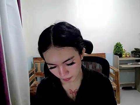 Snapshot of devine_goddess chatting on July 13, 2026, 5:18 am devine goddess online show from July 13, 2026, 5:18 am