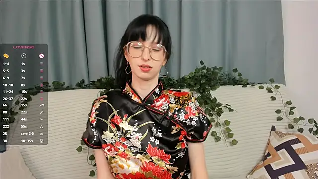 Snapshot of CosmicGleam chatting on June 2, 2026, 9:26 pm CosmicGleam online show from June 2, 2026, 9:26 pm