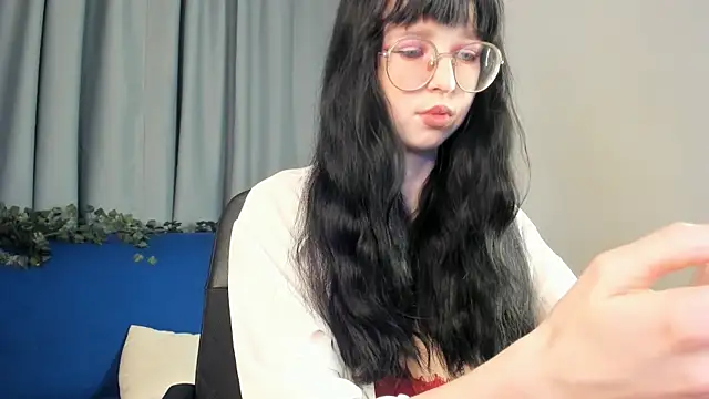 Snapshot of CosmicGleam chatting on May 3, 2026, 9:07 pm CosmicGleam online show from May 3, 2026, 9:07 pm
