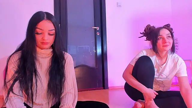 Peanaughty online show from February 13, 2026, 6:24 am