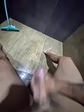 LucasSouza74185 online show from April 16, 2026, 9:26 pm