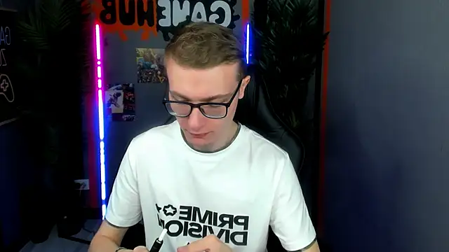 Snapshot of Emmit_Barker chatting on May 27, 2026, 11:06 am Emmit Barker online show from May 27, 2026, 11:06 am