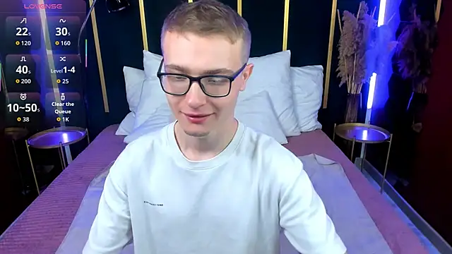 Snapshot of Emmit_Barker chatting on May 5, 2026, 5:54 am Emmit Barker online show from May 5, 2026, 5:54 am