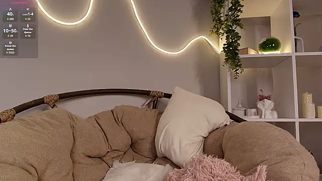 Courtney C online show from February 22, 2026, 5:10 am