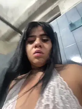 Snapshot of Luna_bigtitss777 chatting on February 2, 2026, 12:15 pm Luna bigtitss777 online show from February 2, 2026, 12:15 pm