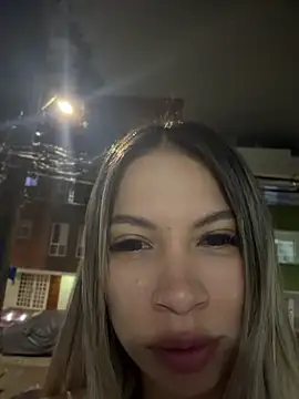 Snapshot of Mia_Rosee1 chatting on May 27, 2026, 2:19 am Mia Rosee1 online show from May 27, 2026, 2:19 am