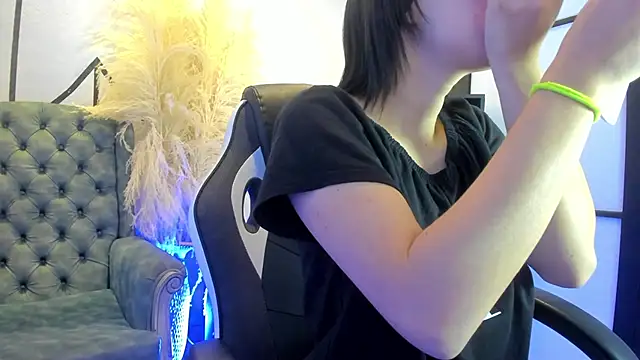 Snapshot of GemmaBrown chatting on February 19, 2026, 12:24 pm GemmaBrown online show from February 19, 2026, 12:24 pm