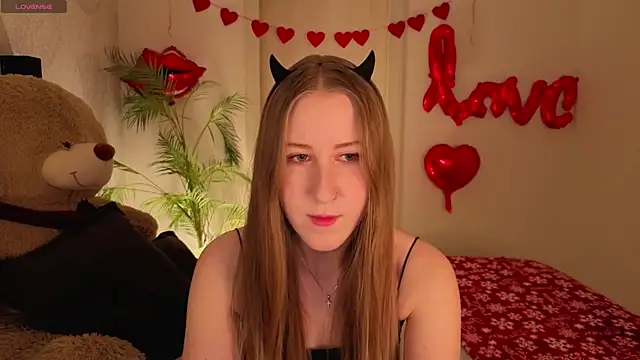 Snapshot of CassieReborn chatting on February 13, 2026, 9:48 pm CassieReborn online show from February 13, 2026, 9:48 pm