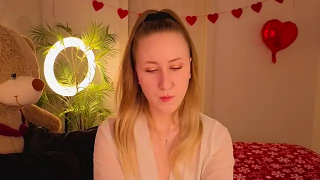 Snapshot of CassieReborn chatting on February 24, 2026, 4:08 pm CassieReborn online show from February 24, 2026, 4:08 pm