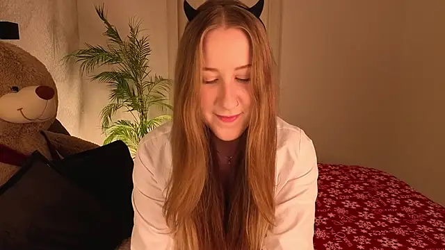 Snapshot of CassieReborn chatting on February 8, 2026, 11:35 pm CassieReborn online show from February 8, 2026, 11:35 pm