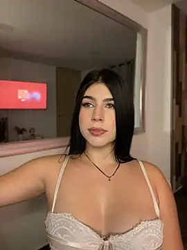 Snapshot of _HannahFox_ chatting on August 3, 2026, 11:31 pm HannahFox online show from August 3, 2026, 11:31 pm