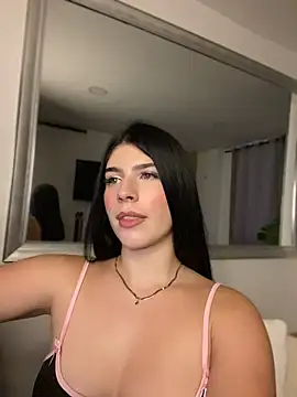 Snapshot of _HannahFox_ chatting on August 7, 2026, 11:22 pm HannahFox online show from August 7, 2026, 11:22 pm