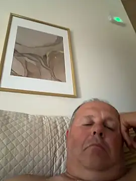 Snapshot of YachtCaptain10 chatting on June 22, 2026, 5:54 pm YachtCaptain10 online show from June 22, 2026, 5:54 pm