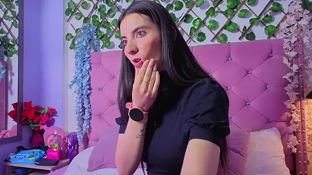 Valkiria-and-Dione online show from March 7, 2026, 4:34 pm