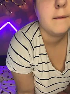 AlyaX X online show from February 15, 2026, 10:30 pm