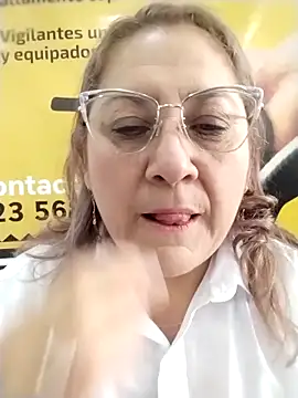 Snapshot of JULIETA_21- chatting on March 14, 2026, 12:44 pm JULIETA 21- online show from March 14, 2026, 12:44 pm