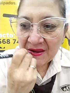 Snapshot of JULIETA_21- chatting on March 6, 2026, 12:11 pm JULIETA 21- online show from March 6, 2026, 12:11 pm