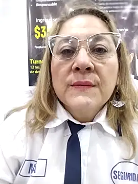 Snapshot of JULIETA_21- chatting on May 6, 2026, 12:42 pm JULIETA 21- online show from May 6, 2026, 12:42 pm