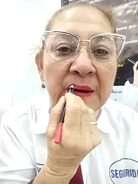 Snapshot of JULIETA_21- chatting on May 18, 2026, 1:27 pm JULIETA 21- online show from May 18, 2026, 1:27 pm