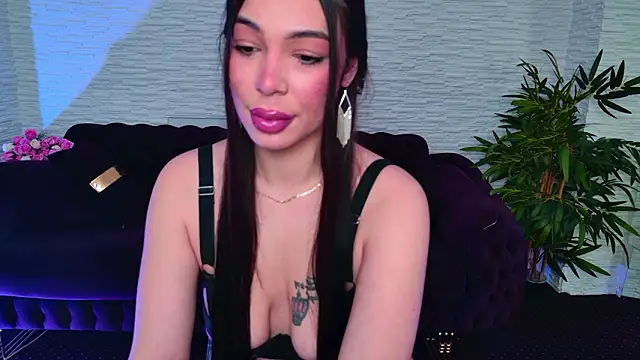 MollyDolley online show from February 26, 2026, 8:09 pm